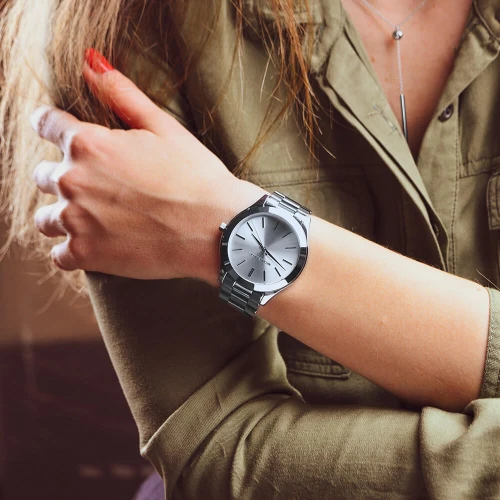 Женские наручные часы MICHAEL KORS RUNWAY MK3178 купить по цене 11300 грн на сайте - THEWATCH