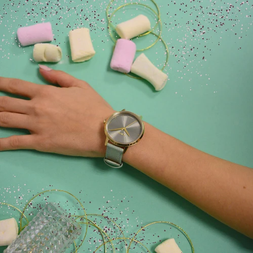 Жіночий годинник NIXON KENSINGTON A108-2814-00 купити за ціною 4800 грн на сайті - THEWATCH