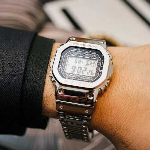 Чоловічий годинник CASIO G-SHOCK GMW-B5000D-1ER купити за ціною 33570 грн на сайті - THEWATCH