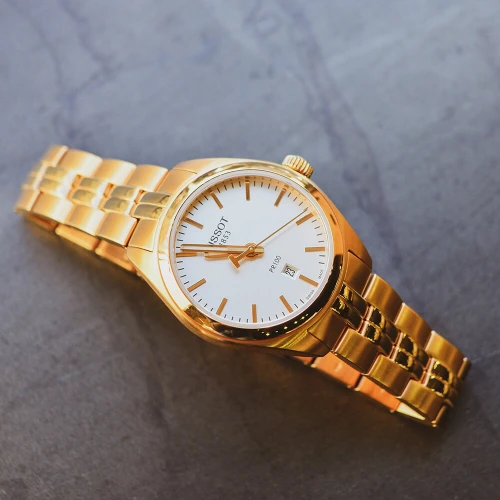 Жіночий годинник TISSOT PR 100 LADY T101.210.33.031.01 купити за ціною 22010 грн на сайті - THEWATCH