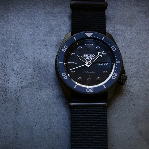 Мужские наручные часы SEIKO SEIKO 5 STREET SRPD79K1 купить по цене 17700 грн на сайте - THEWATCH