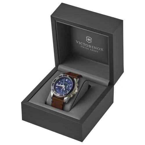 Чоловічий годинник VICTORINOX SWISS ARMY MAVERICK V241865 купити за ціною 36762 грн на сайті - THEWATCH