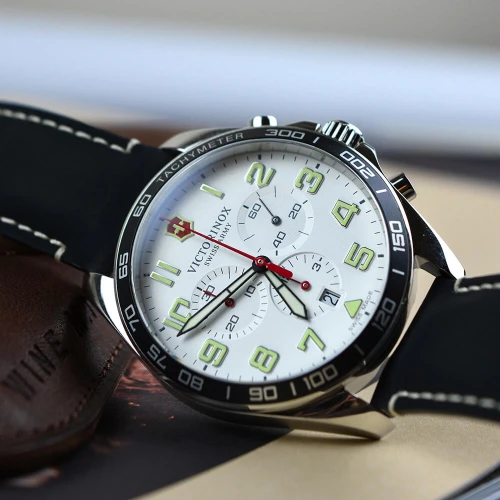 Чоловічий годинник VICTORINOX SWISS ARMY FIELDFORCE V241853 купити за ціною 26437 грн на сайті - THEWATCH