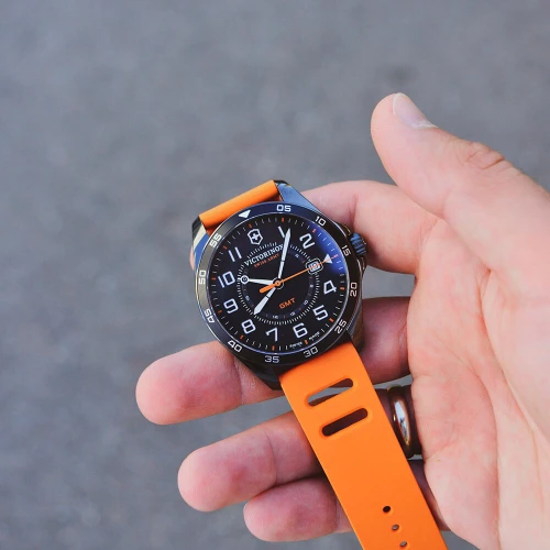 Чоловічий годинник VICTORINOX SWISS ARMY FIELDFORCE V241897 купити за ціною 25369 грн на сайті - THEWATCH