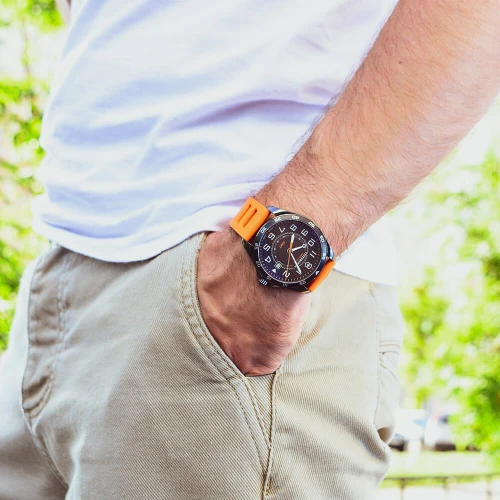 Чоловічий годинник VICTORINOX SWISS ARMY FIELDFORCE V241897 купити за ціною 25369 грн на сайті - THEWATCH