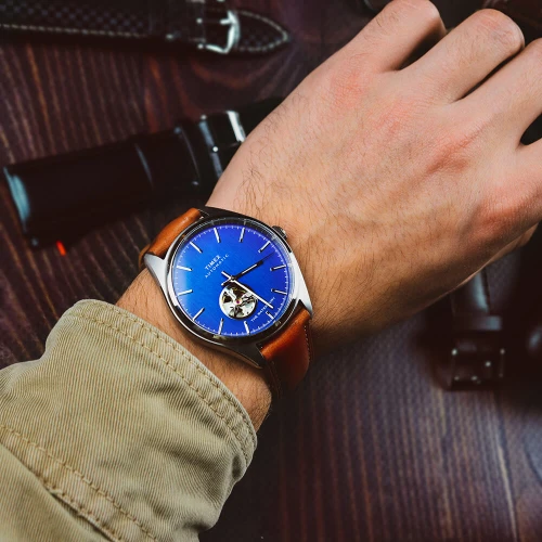 Чоловічий годинник TIMEX WATERBURY TX2U37700 купити за ціною 0 грн на сайті - THEWATCH