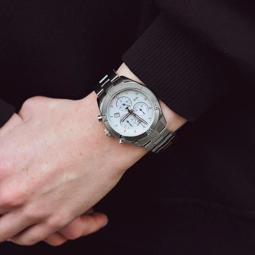 Жіночий годинник TISSOT PR 100 SPORT CHIC CHRONOGRAPH T101.917.11.116.00 купити за ціною 33620 грн на сайті - THEWATCH