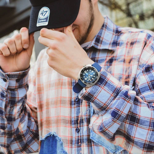 Чоловічий годинник SEIKO PROSPEX KING TURTLE SAVE THE OCEAN DARK MANTA RAY SRPF77K1 купити за ціною 30800 грн на сайті - THEWATCH