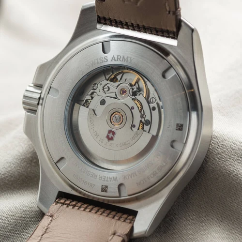 Чоловічий годинник VICTORINOX SWISS ARMY INOX V241834 купити за ціною 45129 грн на сайті - THEWATCH