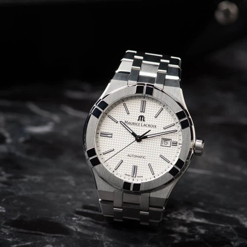 Чоловічий годинник MAURICE LACROIX AIKON AUTOMATIC 42MM AI6008-SS002-130-1 купити за ціною 122180 грн на сайті - THEWATCH