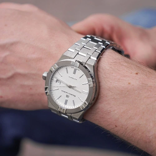 Чоловічий годинник MAURICE LACROIX AIKON AUTOMATIC 42MM AI6008-SS002-130-1 купити за ціною 122180 грн на сайті - THEWATCH
