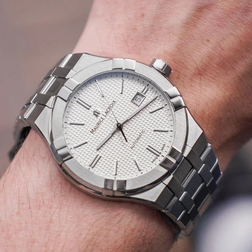 Чоловічий годинник MAURICE LACROIX AIKON AUTOMATIC 42MM AI6008-SS002-130-1 купити за ціною 122180 грн на сайті - THEWATCH