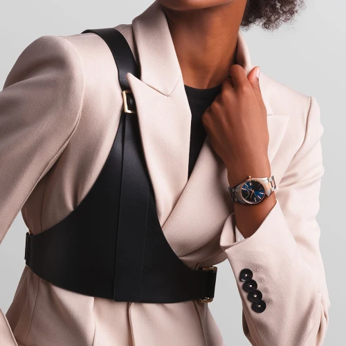 Жіночий годинник LONGINES CONQUEST CLASSIC L2.386.3.92.7 купити за ціною 71650 грн на сайті - THEWATCH