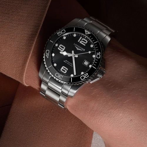 Чоловічий годинник LONGINES HYDROCONQUEST L3.781.4.56.6 купити за ціною 105920 грн на сайті - THEWATCH