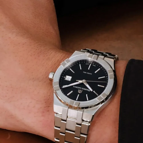 Чоловічий годинник MAURICE LACROIX AIKON QUARTZ 40MM AI1108-SS002-330-1 купити за ціною 59000 грн на сайті - THEWATCH