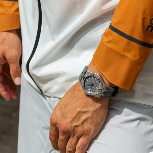 Чоловічий годинник MAURICE LACROIX AIKON AUTOMATIC 39MM AI6007-SS000-230-2 купити за ціною 0 грн на сайті - THEWATCH