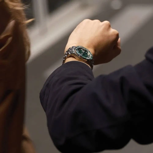 Чоловічий годинник MAURICE LACROIX AIKON VENTURER 38MM AI6057-SSL52-630-1 купити за ціною 131120 грн на сайті - THEWATCH