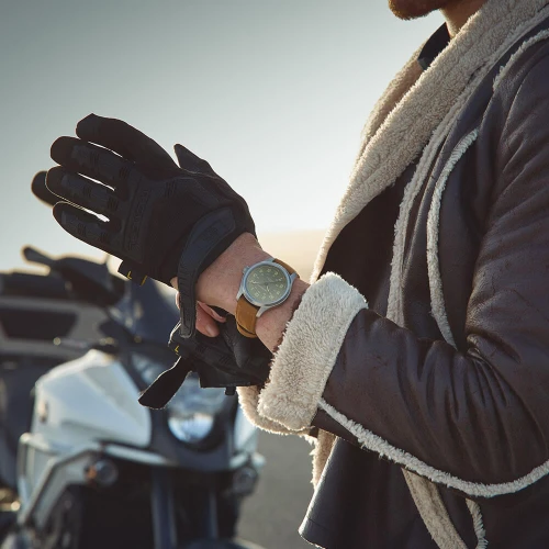 Чоловічий годинник HAMILTON KHAKI FIELD TITANIUM AUTO H70545560 купити за ціною 59300 грн на сайті - THEWATCH