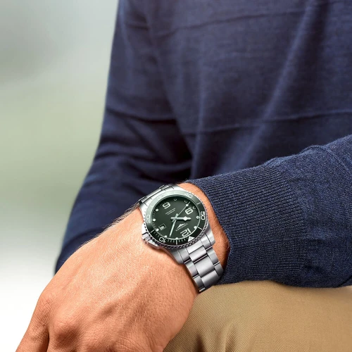 Чоловічий годинник LONGINES HYDROCONQUEST L3.781.4.06.6 купити за ціною 105920 грн на сайті - THEWATCH