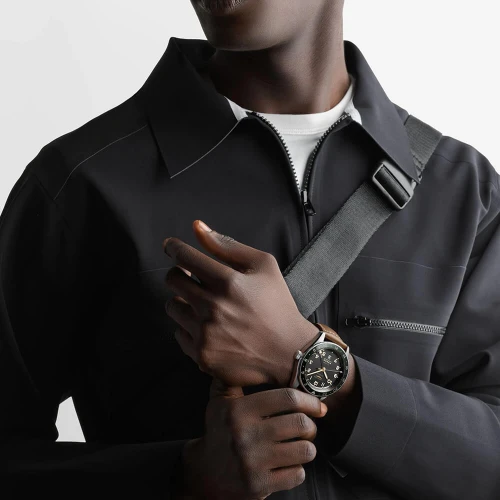 Чоловічий годинник LONGINES SPIRIT ZULU TIME L3.812.4.63.2 купити за ціною 180690 грн на сайті - THEWATCH