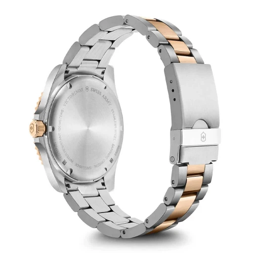 Чоловічий годинник VICTORINOX SWISS ARMY MAVERICK V242008 купити за ціною 37118 грн на сайті - THEWATCH