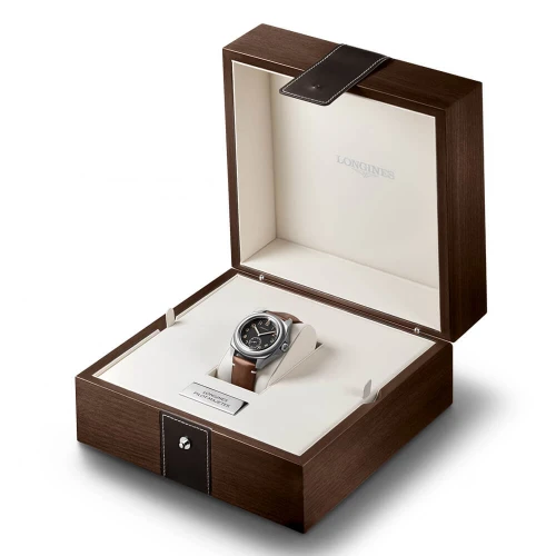 Чоловічий годинник LONGINES HERITAGE AVIGATION PILOT MAJETEK BOX EDITION L2.838.4.53.9 купити за ціною 227420 грн на сайті - THEWATCH