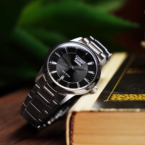 Чоловічий годинник CITIZEN ECO-DRIVE AW0100-86EE купити за ціною 8270 грн на сайті - THEWATCH