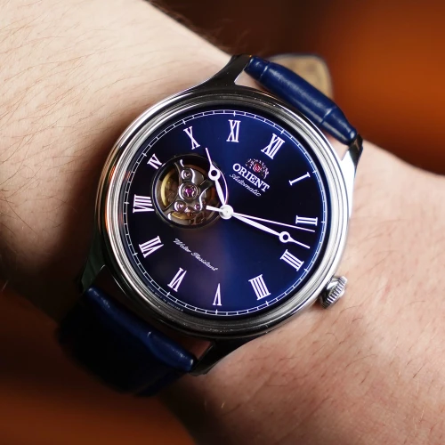 Чоловічий годинник ORIENT OPEN HEART FAG00004D0 купити за ціною 13800 грн на сайті - THEWATCH