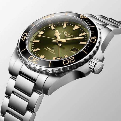 Чоловічий годинник LONGINES HYDROCONQUEST GMT L3.790.4.06.6 купити за ціною 174460 грн на сайті - THEWATCH