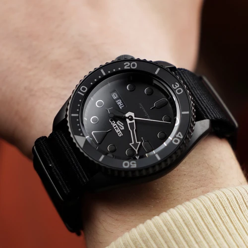 Мужские наручные часы SEIKO SEIKO 5 STREET SRPD79K1 купить по цене 17700 грн на сайте - THEWATCH