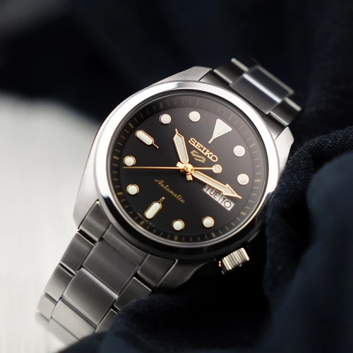 Чоловічий годинник SEIKO SEIKO 5 SRPE57K1 купити за ціною 15700 грн на сайті - THEWATCH