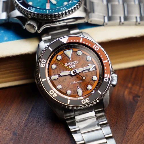 Чоловічий годинник SEIKO SEIKO 5 SRPJ47K1 купити за ціною 17200 грн на сайті - THEWATCH