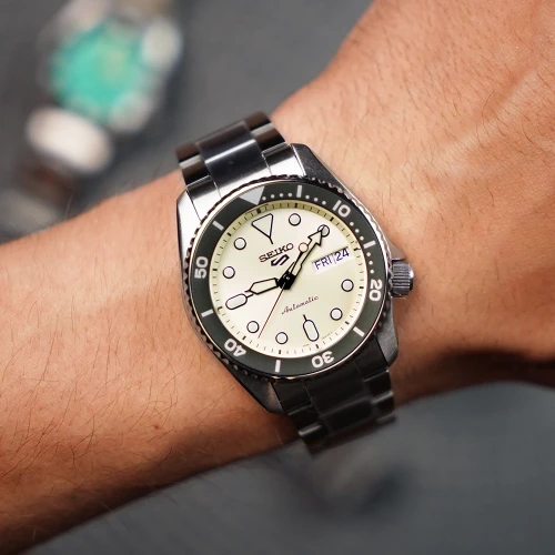 Чоловічий годинник SEIKO 5 SPORTS SRPK31K1 купити за ціною 17700 грн на сайті - THEWATCH