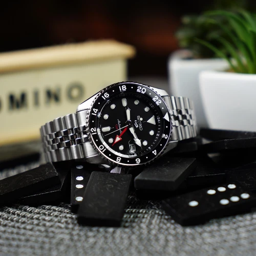 Чоловічий годинник SEIKO 5 SPORTS GMT SSK001K1 купити за ціною 24700 грн на сайті - THEWATCH