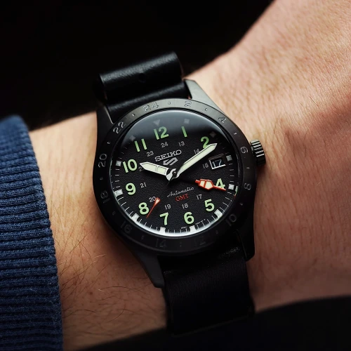 Чоловічий годинник SEIKO 5 SPORTS FIELD GMT SSK025K1 купити за ціною 21700 грн на сайті - THEWATCH