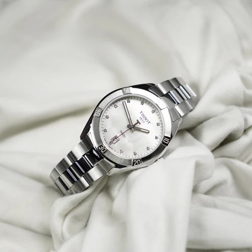 Жіночий годинник TISSOT PR 100 SPORT CHIC T101.910.11.116.00 купити за ціною 27200 грн на сайті - THEWATCH