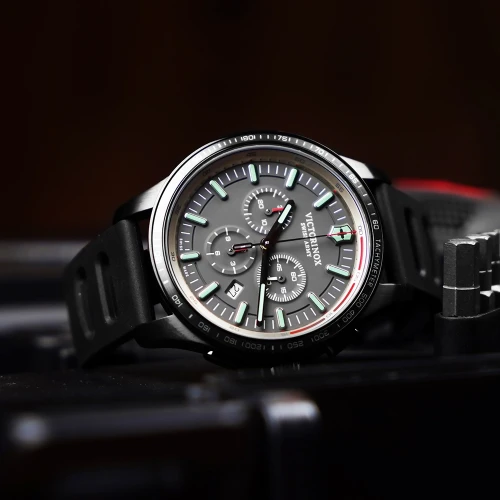 Чоловічий годинник VICTORINOX SWISS ARMY V241818 купити за ціною 36530 грн на сайті - THEWATCH