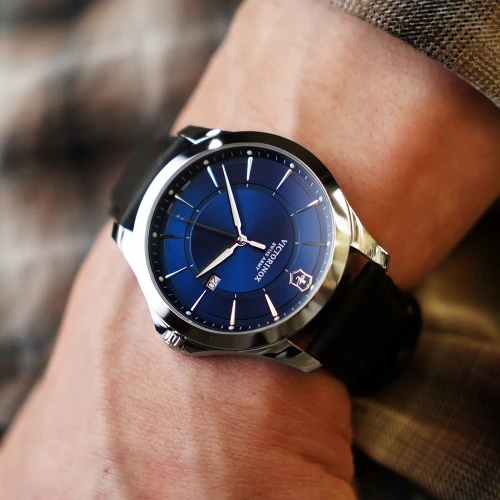 Чоловічий годинник VICTORINOX SWISS ARMY ALLIANCE V241906 купити за ціною 23766 грн на сайті - THEWATCH