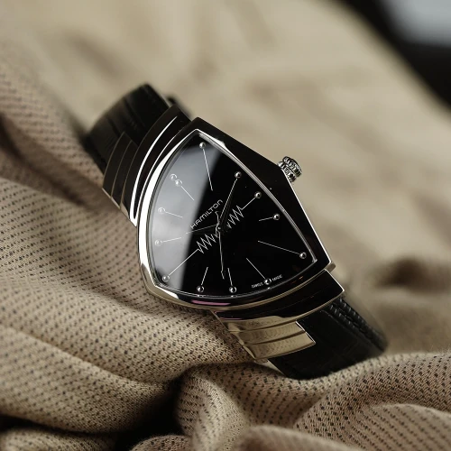 Жіночий годинник HAMILTON VENTURA QUARTZ H24411732 купити за ціною 52450 грн на сайті - THEWATCH