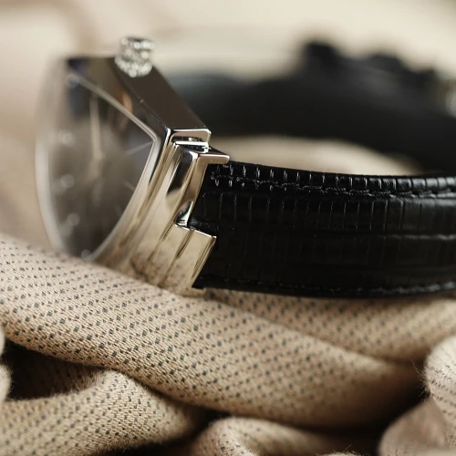 Жіночий годинник HAMILTON VENTURA QUARTZ H24411732 купити за ціною 52450 грн на сайті - THEWATCH