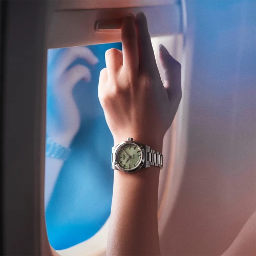 Жіночий годинник LONGINES CONQUEST L3.430.4.02.6 купити за ціною 121500 грн на сайті - THEWATCH