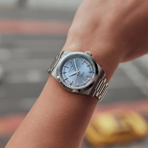 Жіночий годинник LONGINES CONQUEST L3.430.4.92.6 купити за ціною 121500 грн на сайті - THEWATCH