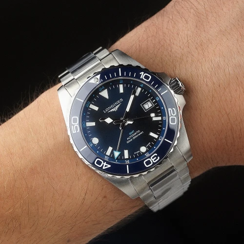 Чоловічий годинник LONGINES HYDROCONQUEST GMT L3.790.4.96.6 купити за ціною 174460 грн на сайті - THEWATCH