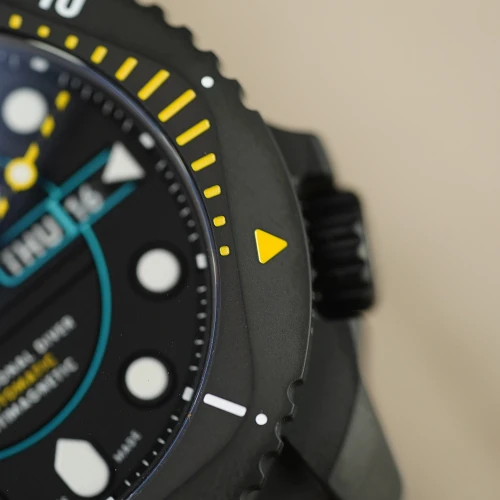 Чоловічий годинник VICTORINOX SWISS ARMY DIVE PRO AUTOMATIC V241997 купити за ціною 82514 грн на сайті - THEWATCH