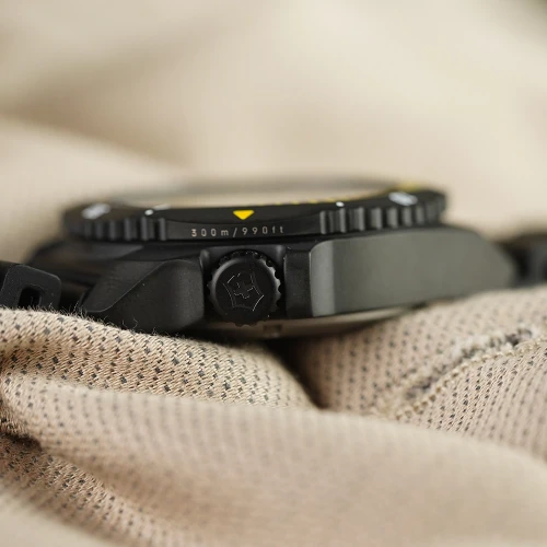 Чоловічий годинник VICTORINOX SWISS ARMY DIVE PRO AUTOMATIC V241997 купити за ціною 82514 грн на сайті - THEWATCH