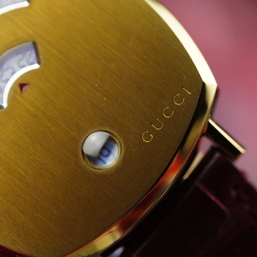 Чоловічий годинник GUCCI GRIP YA157402 купити за ціною 109480 грн на сайті - THEWATCH