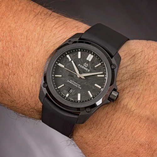 Чоловічий годинник FORMEX ESSENCE LEGGERA AUTOMATIC COSC "FORGED CARBON" 43MM 0330.4.6399.910 купити за ціною 113900 грн на сайті - THEWATCH