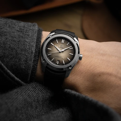 Чоловічий годинник FORMEX ESSENCE AUTOMATIC COSC "DEGRADE" 39MM 0333.1.6624.722 купити за ціною 78800 грн на сайті - THEWATCH