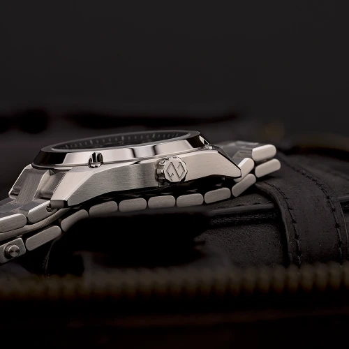 Чоловічий годинник FORMEX ESSENCE AUTOMATIC COSC "EISENKIESEL" 39MM SPECIAL EDITION 0333.1.6625.100 купити за ціною 113900 грн на сайті - THEWATCH