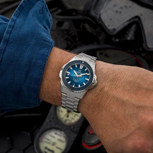 Чоловічий годинник FORMEX REEF AUTOMATIC COSC 39,5MM 2201.1.6333.100 купити за ціною 110400 грн на сайті - THEWATCH